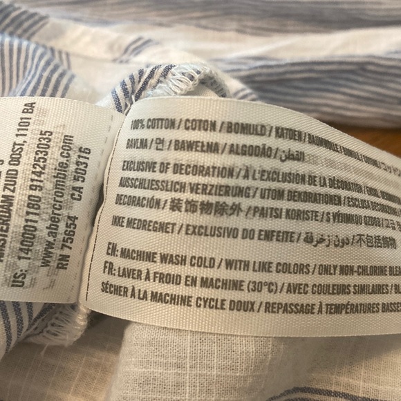 Abercrombie & Fitch Off the Shoulder Top - Picture 5 of 5